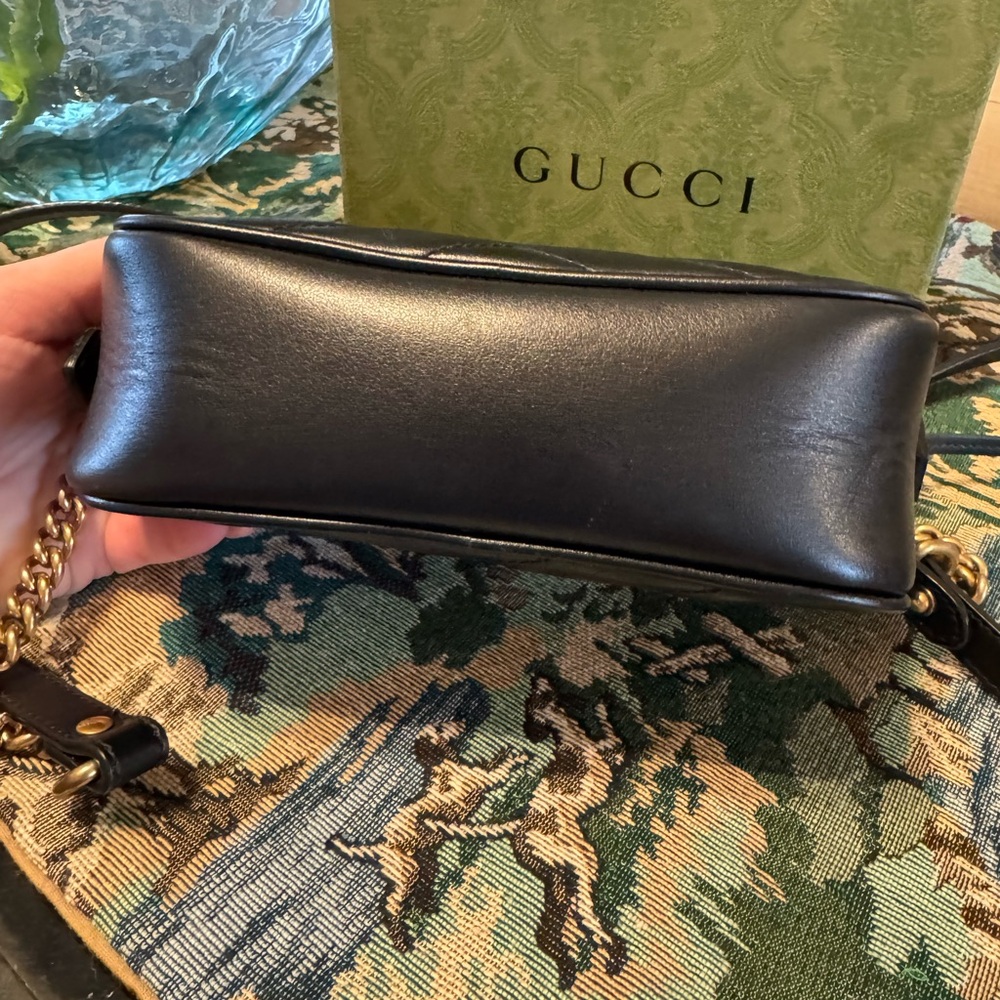 Gucci Black and Gold Women's Bag - Picture 5 of 9